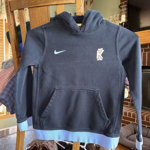 Nike Kyrie Irving SpongeBob SquarePants Hoodie Boys Small NBA Basketball SWOOSH